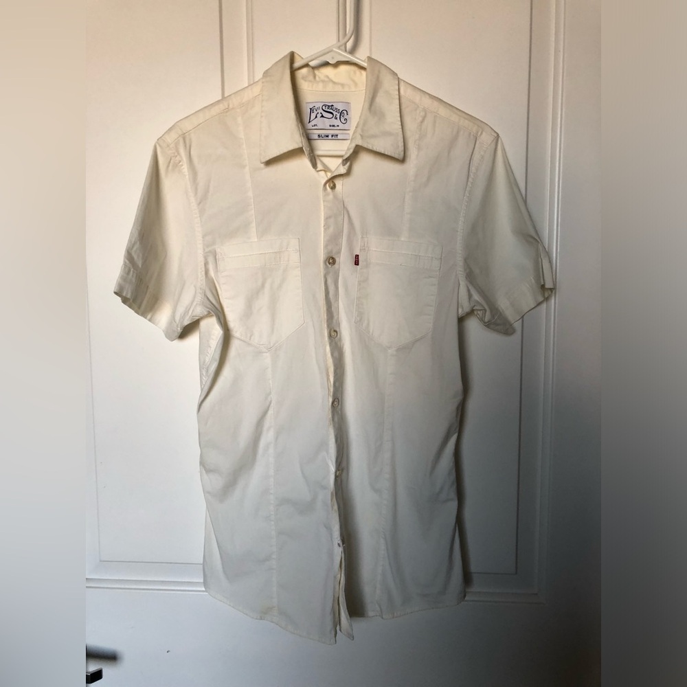Levi Men's Slim fit Short-Sleeve Cream Cotton Button-Up Shirt Size Medium